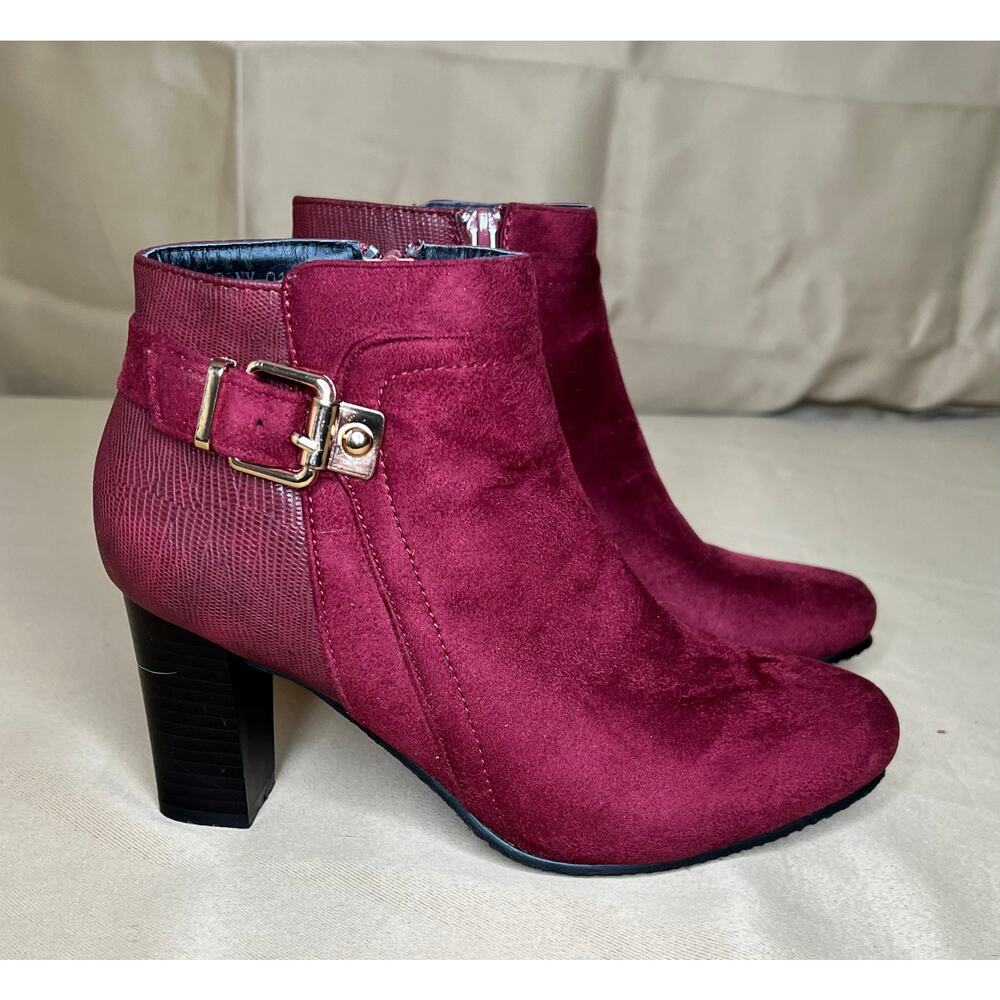 Reneeze Burgundy Pony Bootie Ankle Boots 6 NWOT - Picture 2 of 9